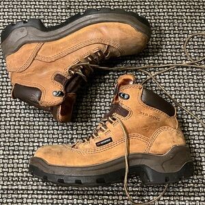 Red wing steel toe boots 2327